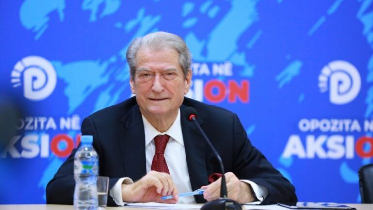 “Nuk komentoj deklaratat e një personi non grata”, Berisha i përgjigjet Wisner: Të dalë një dokument për mua dhe…