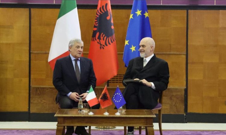 Rama takon ministrin italian, jep lajmin e mirë për emigrantët