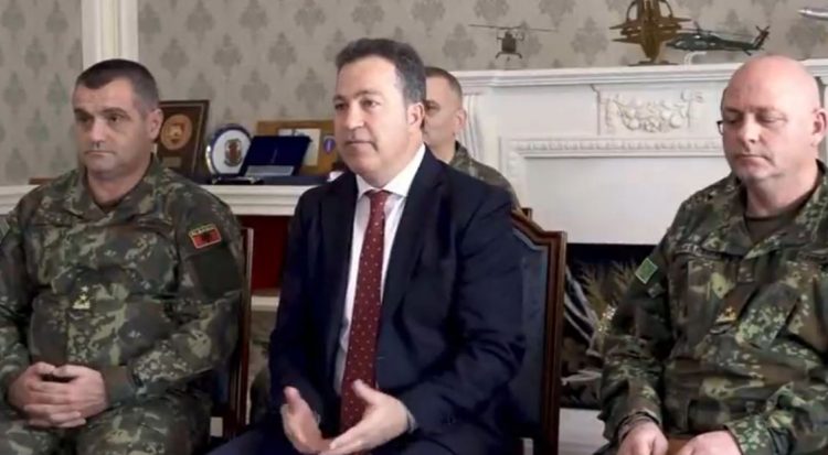 Peleshi video-konferencë me efektivët shqiptarë në misionet paqeruajtëse në botë