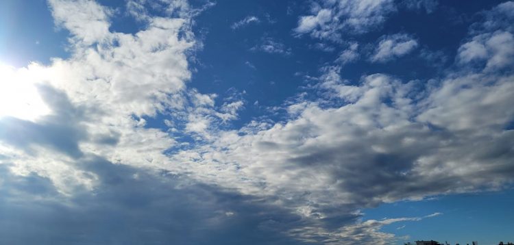 Reshje shiu dhe dëbore në disa zona, parashikimi i motit për sot