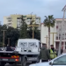 Aksident në Durrës, shoferi humb kontrollin e makinës, përplaset me dekoret e festës