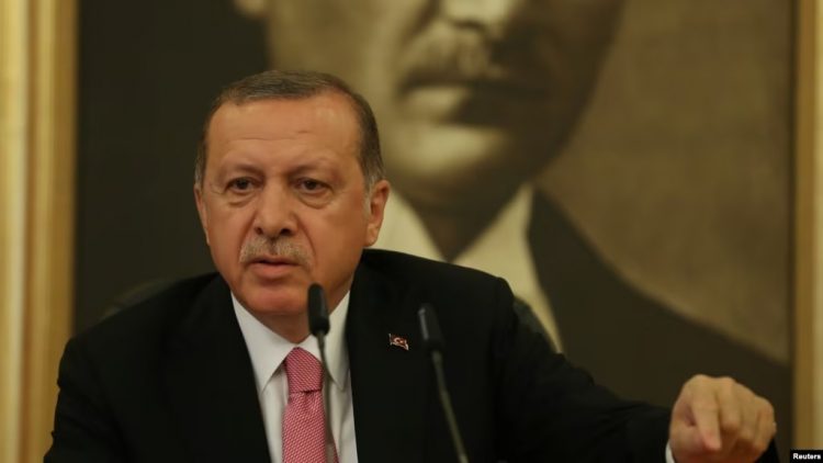 Erdogani e kritikon opozitën për “shfrytëzimin” e mosmarrëveshjes mes klubeve të futbollit dhe Arabisë Saudite