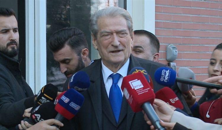 Në pritje të vendimit të SPAK për arrestimin e tij, Berisha: Çështje që do diskutohet me…