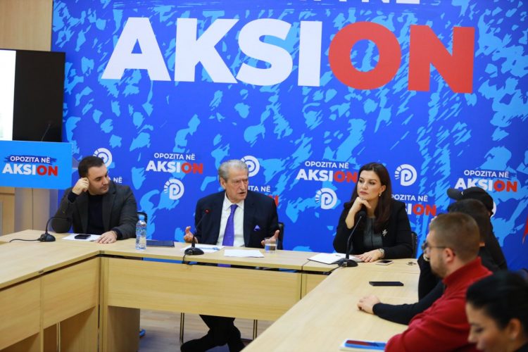 “Protestojmë për të mbrojtur Shqipërinë”, Berisha: PD ka hyrë në stinën e protestave