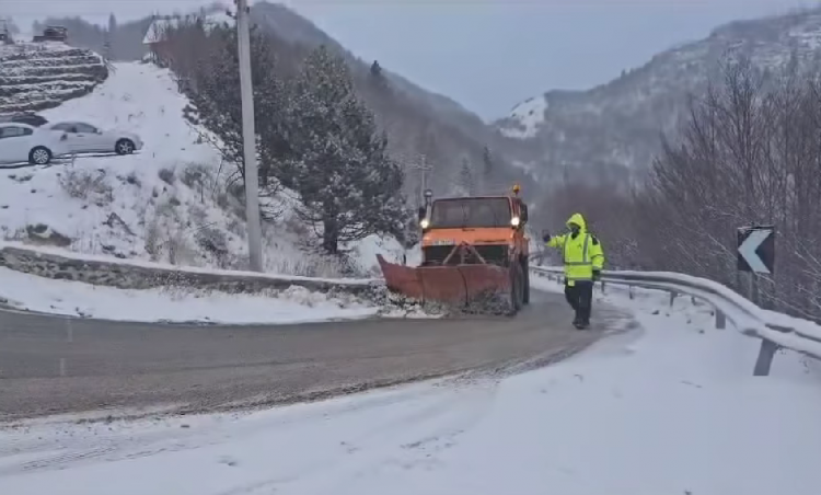 Reshje shiu dhe dëbore në disa qytete, ARRSH jep informacion mbi situatën 