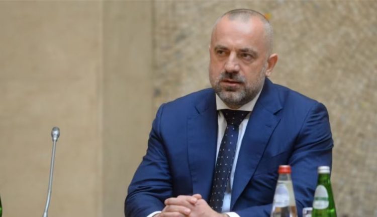 Interpoli lëshon urdhër-arresti për Milan Radoiçiç
