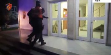 Plumba biznesit në Fier/ Zbardhet ngjarja, një në pranga, në kërkim bashkëpunëtori
