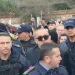 I rrethuar nga policët, Beleri pritet me brohoritma në ceremoninë mortore (Video)