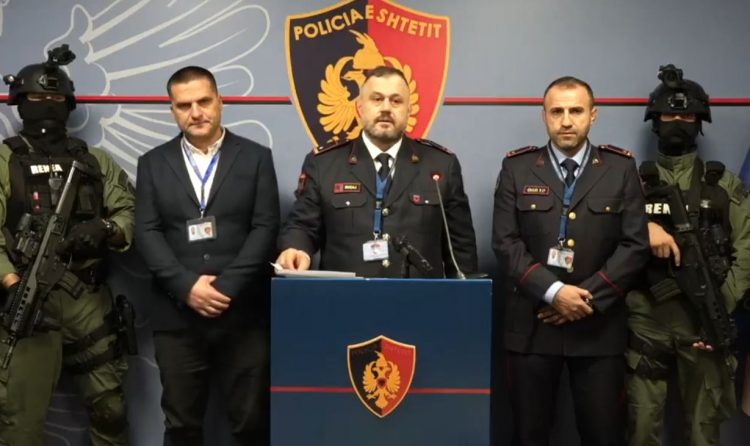 EMRAT/ Operacioni anti-drogë në Vlorë, kush janë 7 të arrestuarit. Lënda narkotike do transportohej në Turqi përmes rrugëve detare