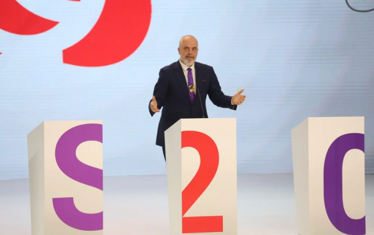 Rama “thumbon” opozitën: Shqipëria s’është jashtë rrezikut të rikthimit prapa