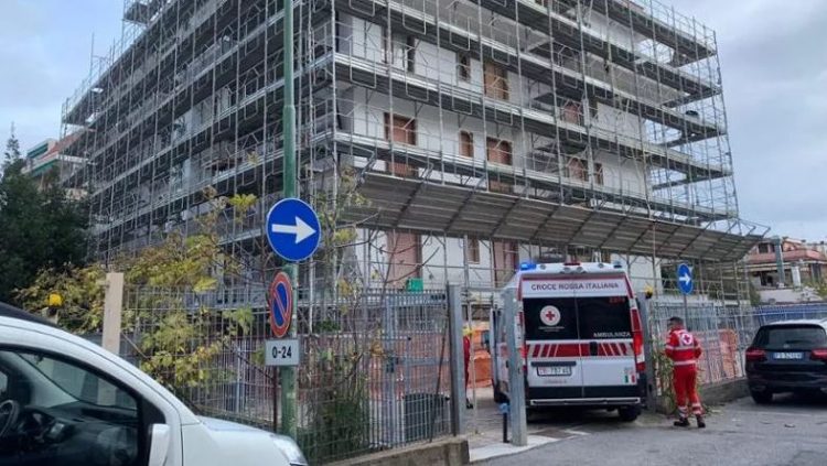 Itali/61-vjeçari shqiptar humb jetën pasi bie nga skela teksa punonte