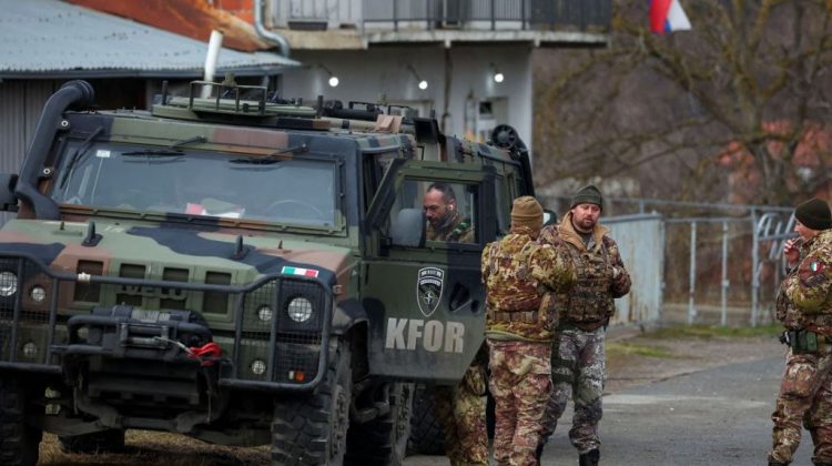 Komandanti i KFOR-it: Situata e sigurisë në Kosovë tani është më e qetë, por ende e brishtë