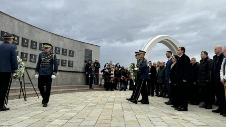 25 vite nga Masakra e Reçakut/Forcat serbe vranë mbi 45 shqiptarë, Osmani: U masakruan në mënyrë brutale