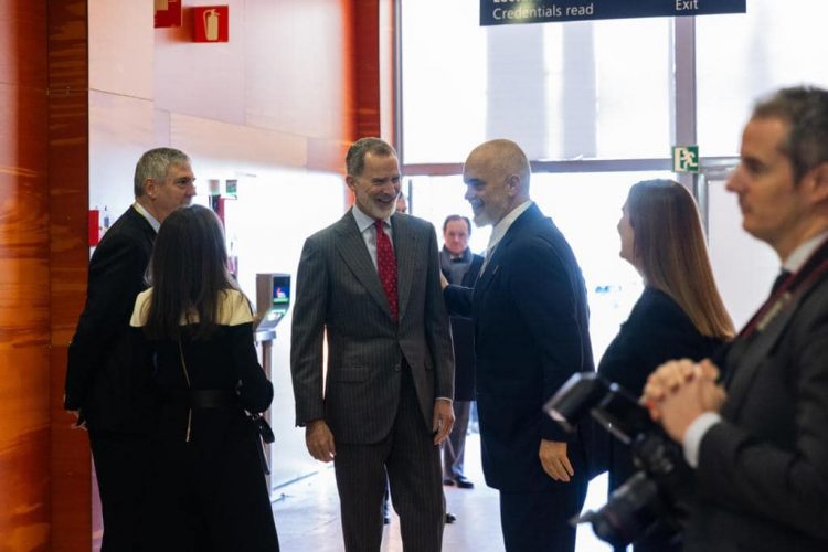 Kryeministri Rama takohet me mbretin Filipe VI në Madrid  