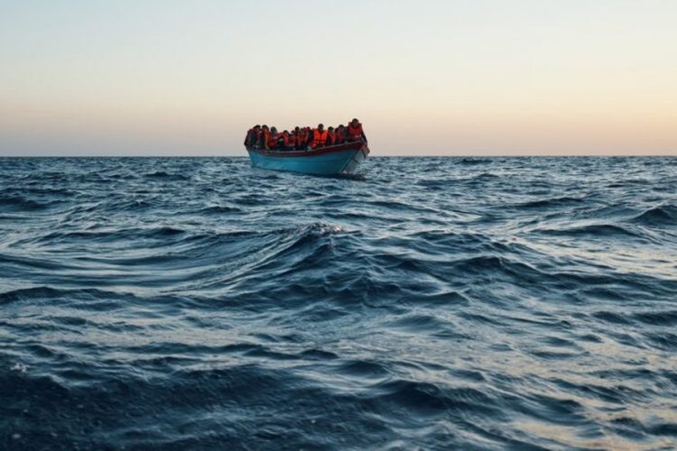 Tragjedi në Mesdhe/ Mbytet anija me refugjatë, 40 viktima