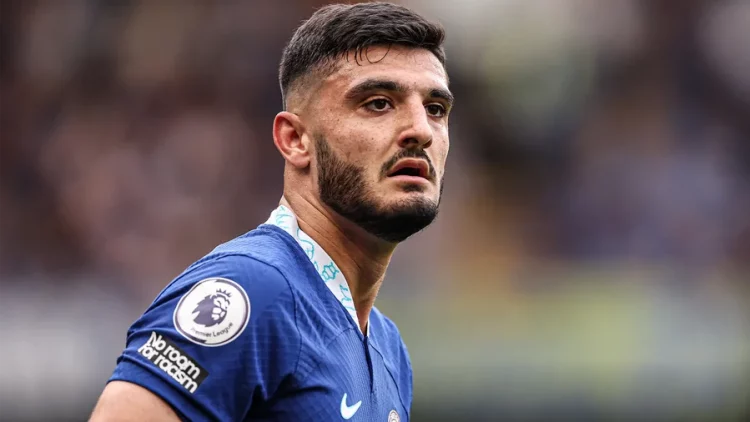 Mediat britanike: Broja drejt largimit nga Chelsea