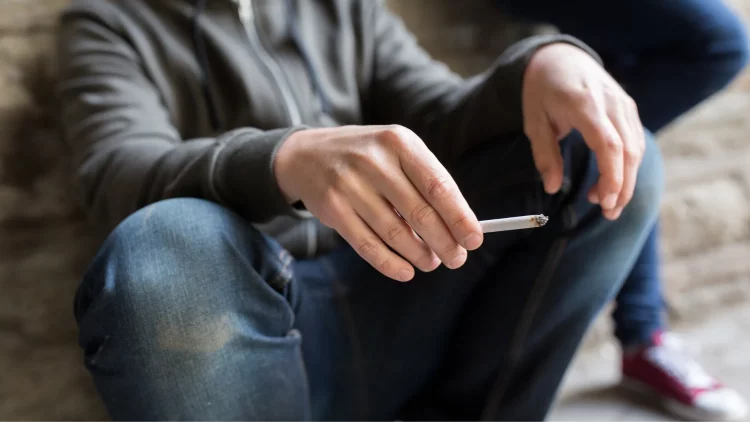 Duhanpirja te adoleshentët në nivele shqetësuese