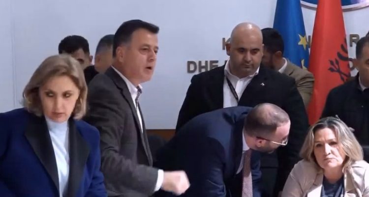 Përplasjet me Açkën, përjashtohen me 10 ditë Gazment Bardhi dhe Flamur Noka