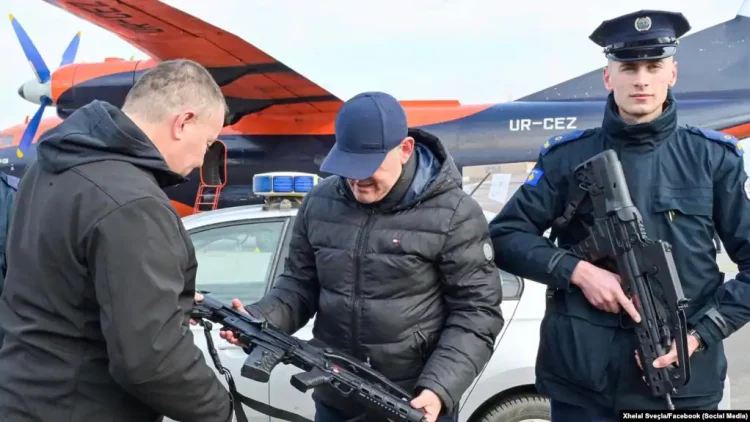 Sveçla: Të gjitha patrullat policore do të pajisen me armë