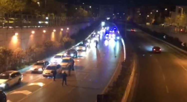 Gjendet një automjet në flakë, dyshohet se i përket autorit të plagosjes në Tiranë