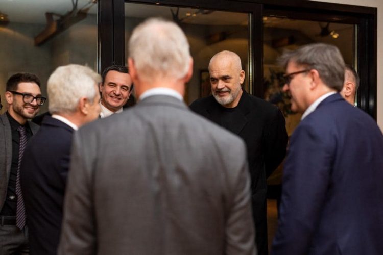 Samiti në Shkup, Rama ndan fotot krah liderëve të Ballkanit Perëndimor
