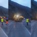 Moti i keq, rënie masive dherash dhe gurësh në rrugën Librazhd -Elbasan