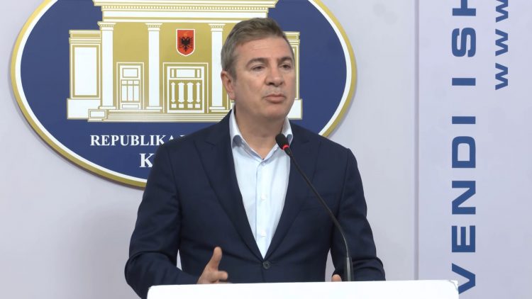 Kërkesa e 47 deputetëve për “Zgjedhoren”, Gjiknuri: Po zihen për 1 karrige. S’e e vendos PS kujt i takon përfaqësimi
