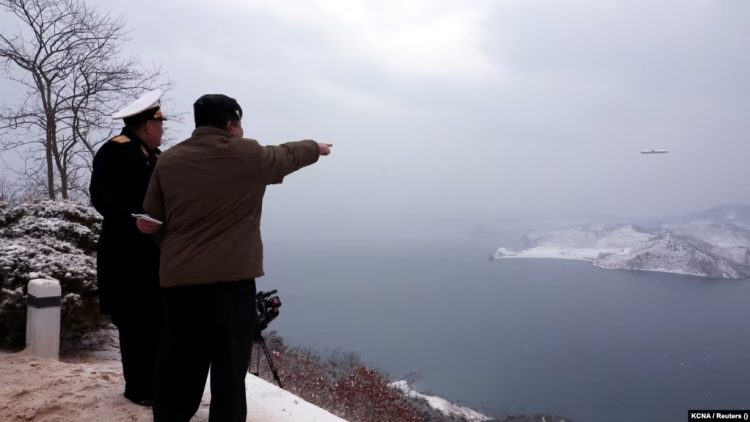 Koreja e Veriut thotë se ka testuar një raketë të re lundruese