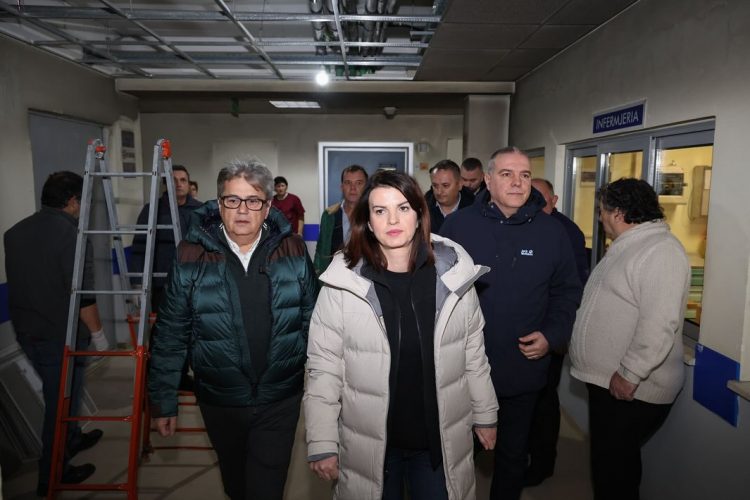 Zjarri në Spitalin e Shkodrës/Ministrja e Shëndetësisë e viziton nga afër: Po hetohen shkaqet 