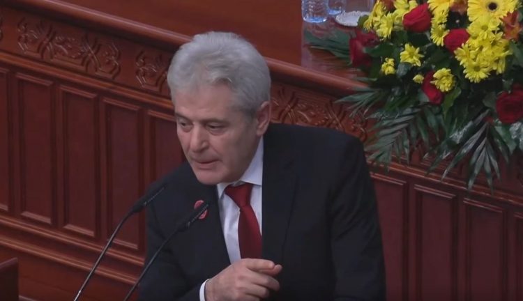 Ali Ahmeti: Marrëveshja e Ohrit i mundësoi Talat Xhaferit të bëhet zot në shtëpinë e tij
