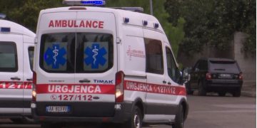 Masa shkëmbore u shkëput nga mali dhe i ra mbi banesë, bllokohet 25-vjeçari në Përmet