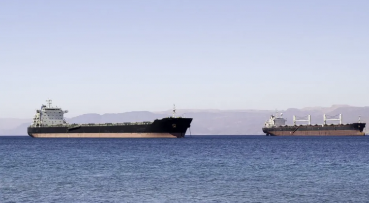 Sulme në Detin e Kuq/Anija greke goditet nga raketa e lëshuar nga rebelët Houthi 