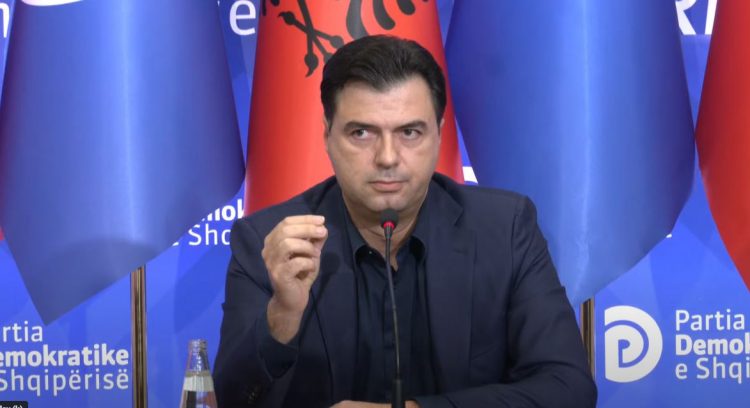 “Ka një komplot”, Basha: PS dhe të tjerët bëjnë sikur shahen ditën, por natën bëjnë pazare për…