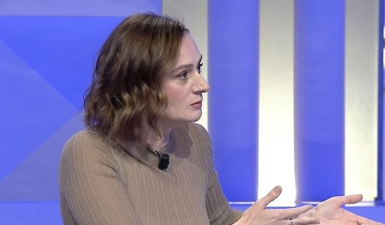 “Mësoi që shpirti i saj derdhte gjak”, Bombaj flet për babain që vrau përdhunuesin e vajzës: E justifikoj…