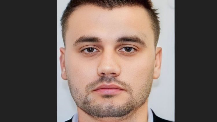 Ky është ekonomisti që mbante prej muajsh të ngujuar familjen në Tiranë