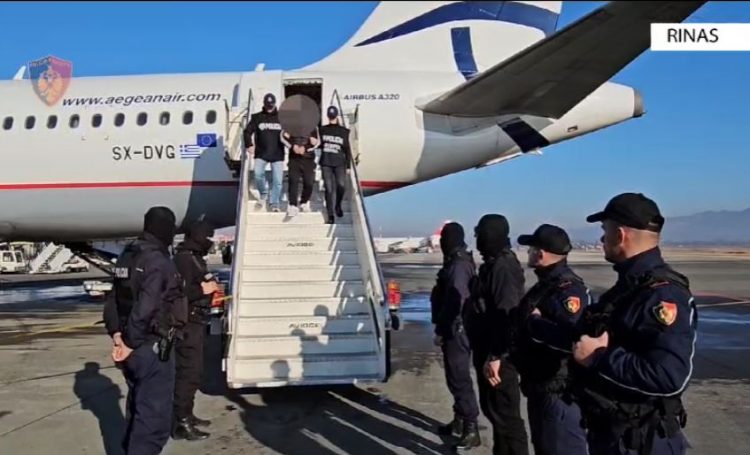 Njëri pjesë e një grupi kriminal tjetri organizator i trafikut të drogës, ekstradohen dy persona në Shqipëri 