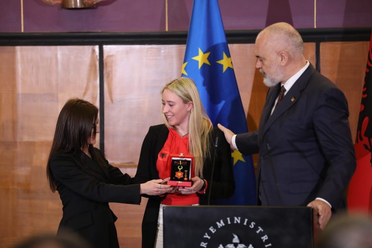 U rendit e 9-ta në botë/ Rama: Lara Colturi, xhevahiri më i çmuar i kurorës në ski