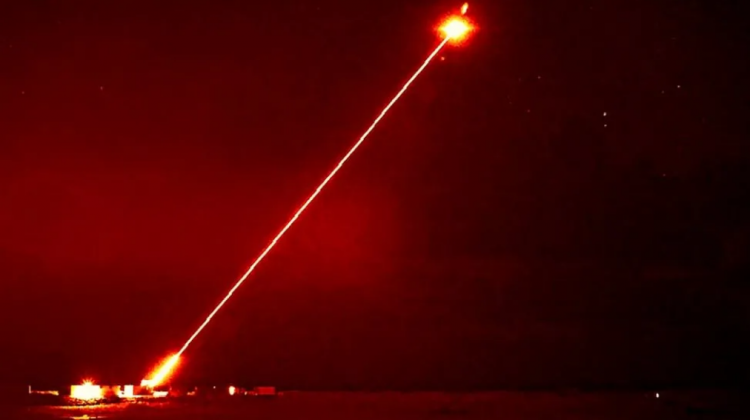 Britania konfirmon testet e lazerave ushtarakë nga qielli, si alternativë për goditjen e raketave   