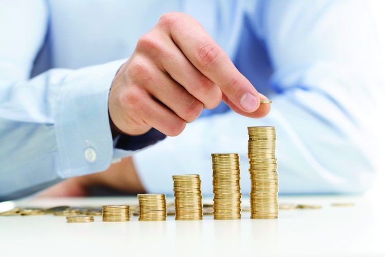 Rritja e pagave në shtet: Administrata e “nënës”, infermierët dhe mësuesit të “njerkës”