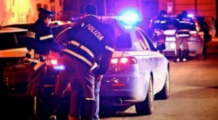 Sulmuan me thikë e karrige dy vëllezër shqiptarë, 6 të arrestuar në Itali. 16-vjeçari në gjendje të rëndë