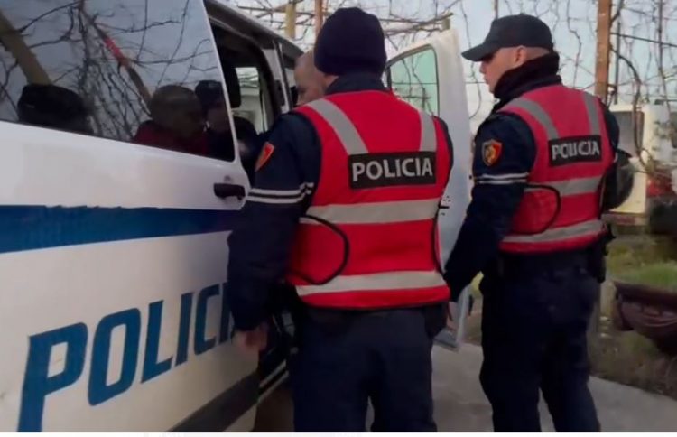 Detaje nga izolimi i familjen në Tiranë/35-vjeçari instaloi kamera në çdo dhomë dhe montoi bllokues valësh! Gruaja tentonte të vetvritej 