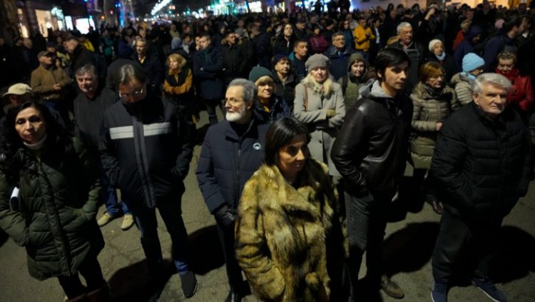 Rifillojnë protestat në Serbi, opozita kërkon anulimin e zgjedhjeve të diskutueshme