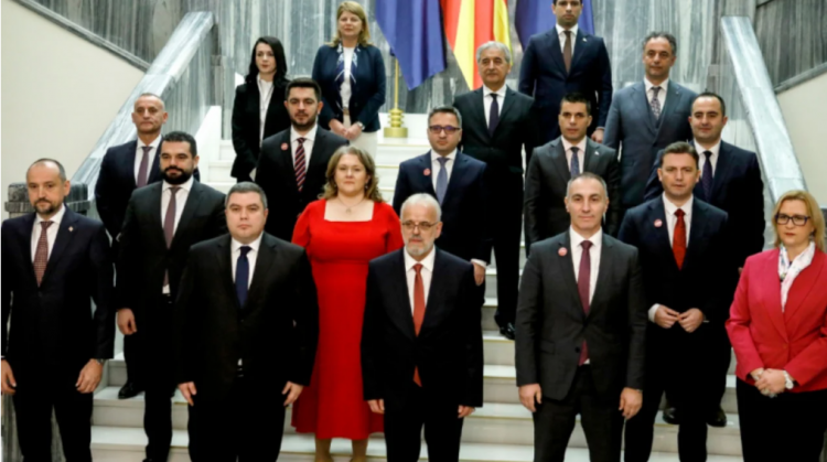 Maqedonia e Veriut me kryeministër shqiptar! Sot i dorëzohet detyra Talat Xhaferit