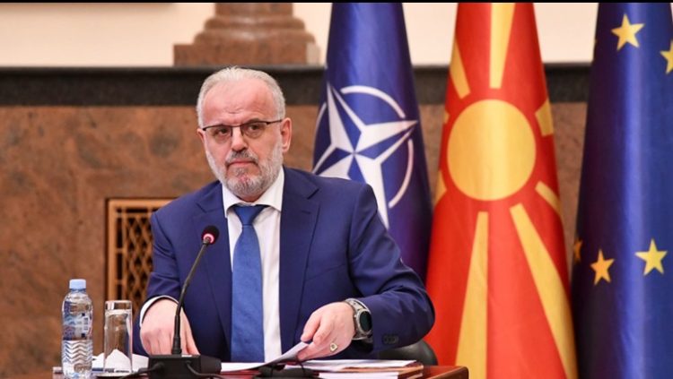 ‘Kurti dëshiron të rrëzojë nga pushteti Ali Ahmetin’, Xhaferi-Vuçiçit: Propagandë kundër arritjeve të shqiptarëve