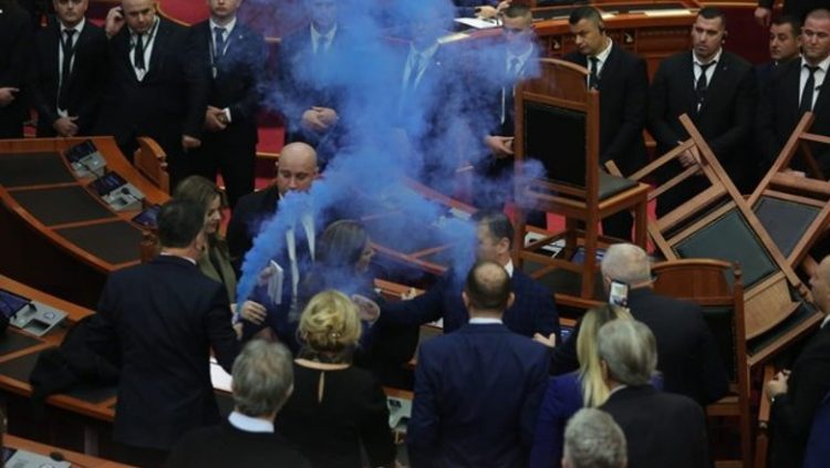 Nesër seancë, PD e Berishës do të protestojë brenda dhe jashtë parlamentit