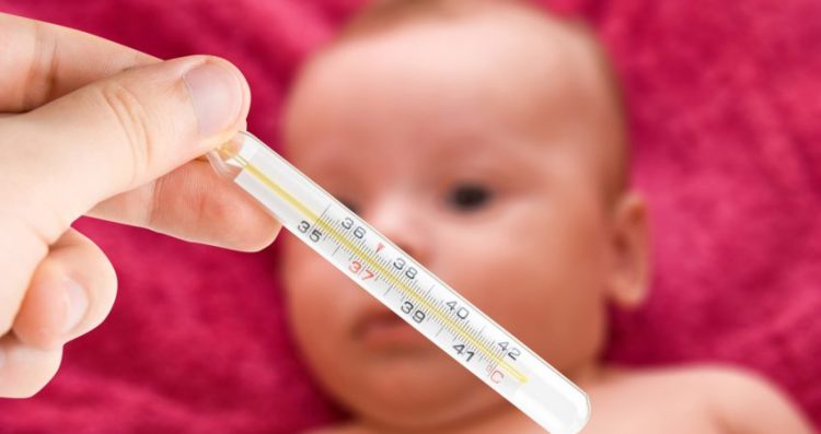 Fluks fëmijësh te pediatri, mjekët: Dominon temperatura e lartë dhe kolla