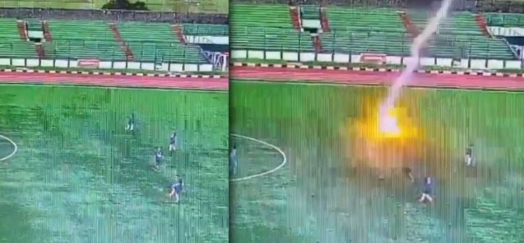 VIDEO/ Futbollisti goditet nga rrufeja gjatë ndeshjes, vdes në spital
