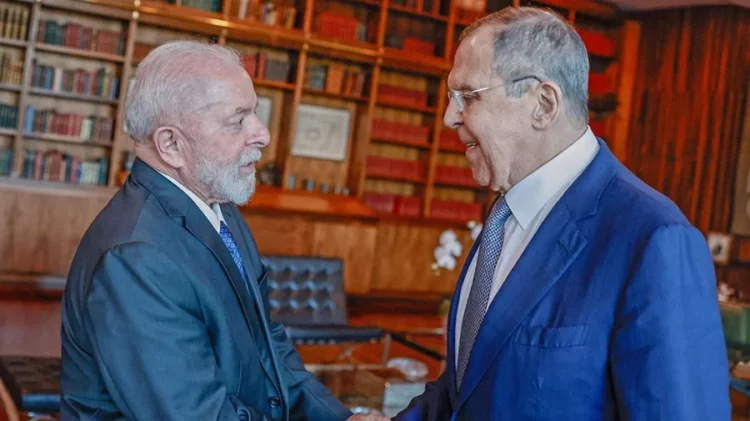 Frikë nga sanksionet e SHBA, kompania braziliane lë pa karburant avionin e ministrit rus, Sergei Lavrov