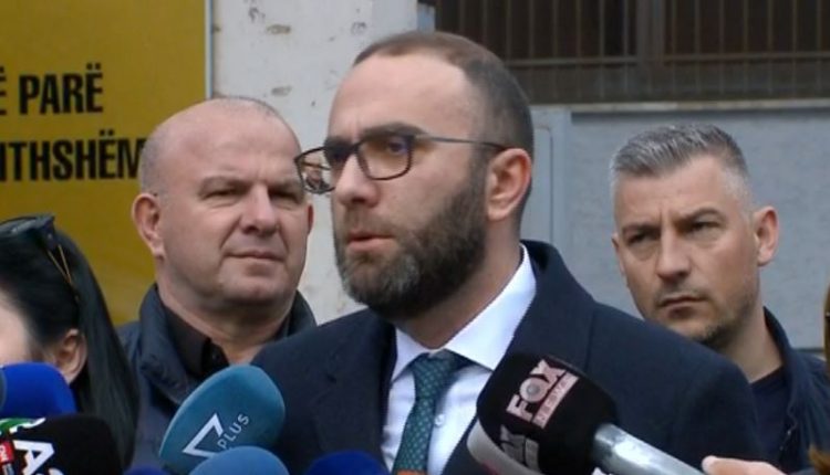 Protestuesit e shoqëruar/ Bardhi: Janë dhunuar nga policia, bëmë kallëzim
