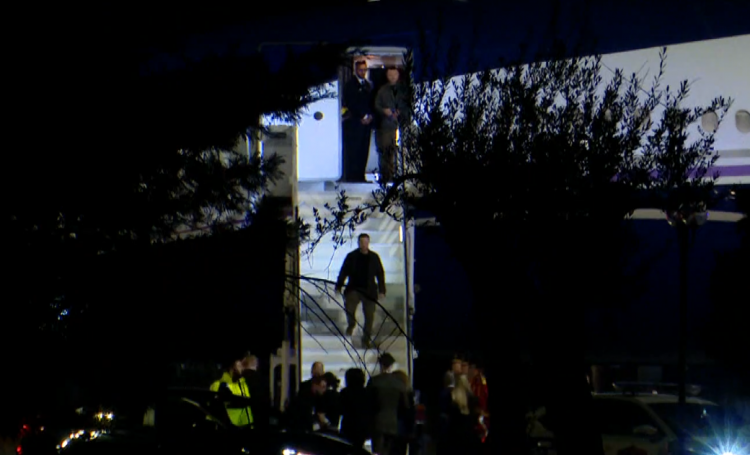 Presidenti i Ukrainës, Volodymyr Zelensky mbërrin në aeroportin e Rinasit